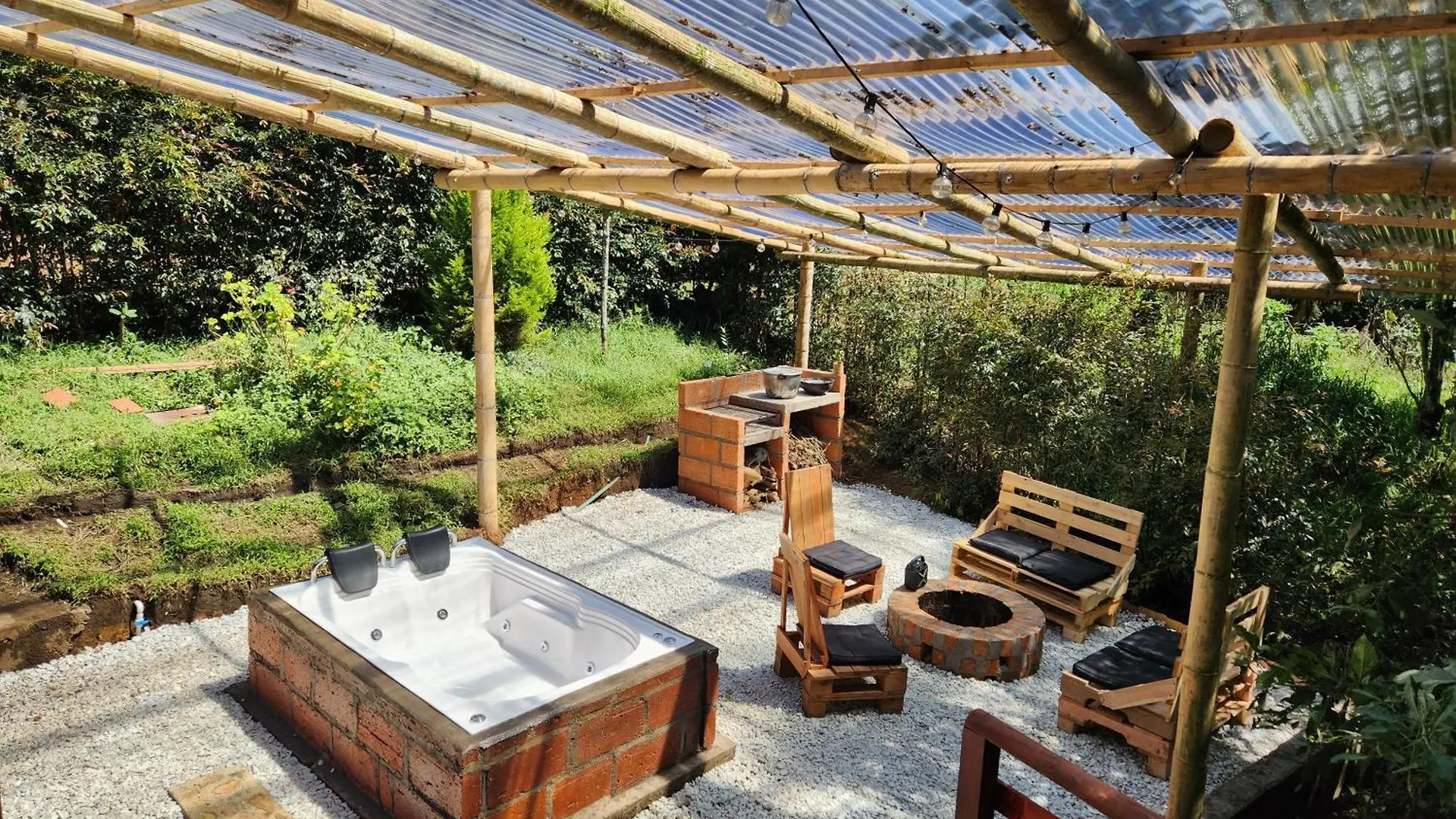 Cabana En La Naturaleza Con Jacuzzi - Santa Elena Medellín 0*,  Colombia
