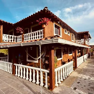 Сasa de vacaciones Finca vista verde hostal mágico!, Medellín